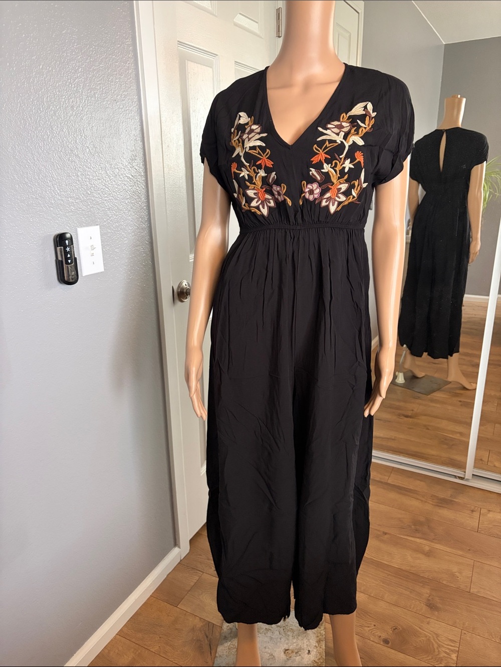 Black Sleeveless Scoop Neck Jumpsuit